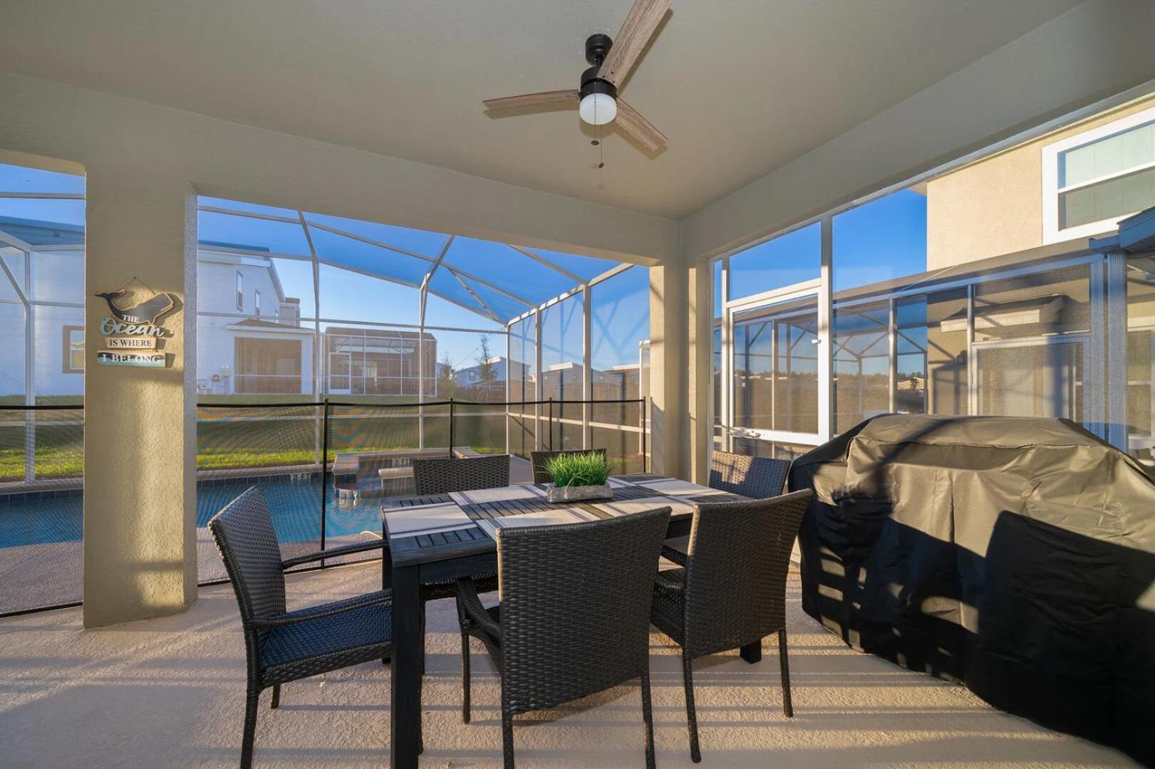 Villa Wonderful 18 Minutes Away From Disney!